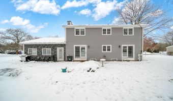 520 Meadowbrook Dr, Adrian, MI 49221