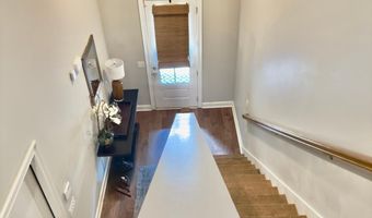 1718 W Farmville, Auburn, AL 36830
