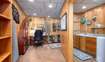 105 Avondale Heights Rd, Asheville, NC 28803