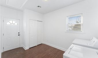 543 N Broadway 2, East Providence, RI 02914