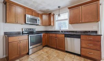71 Francis Ave, East Providence, RI 02915