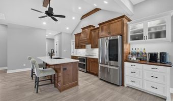 803 NE Lakota Dr, Adrian, MO 64720