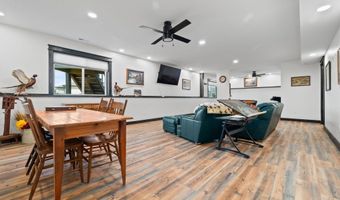 1827 Ledges Dr, Ames, IA 50010
