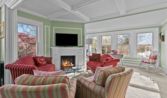 98 Kay St 2, Newport, RI 02840