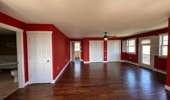 11 Treat St, Belfast, ME 04915