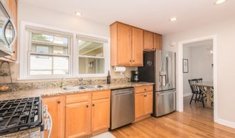 302 S Patton Ave, Arlington Heights, IL 60005
