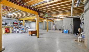 4025 Lochview Ct, Bargersville, IN 46106
