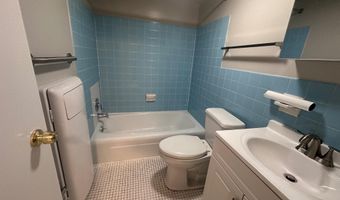 19 CANTERBURY Sq 201, Alexandria, VA 22304