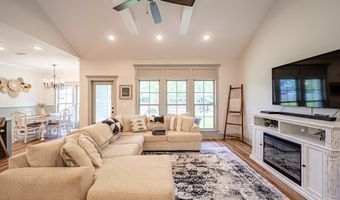 1902 Pebblewood E, Adel, GA 31620