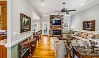 821 E Golden View Ln, Boiling Springs, SC 29316