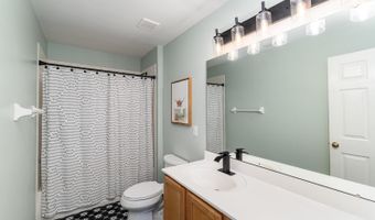 5660 Miss Royal Pass Dr, Miami, OH 45140