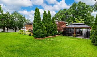 10202 Jubil Dr, Affton, MO 63123