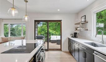 8312 140th Street Ct, Apple Valley, MN 55124
