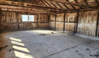 2083 Iowa Rd, Allerton, IA 50008