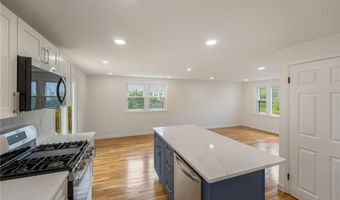 28 Wesleyan Ave, Warwick, RI 02886