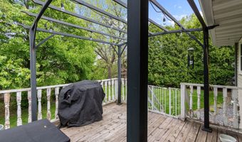 1433 W ROSELAWN Dr, Appleton, WI 54914