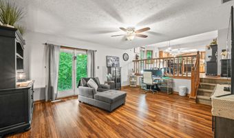 5627 Springhollow Ct, Avon, IN 46123