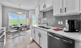 225 NE Glendale Ln, Ankeny, IA 50021