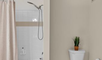 2465 ARMY NAVY Dr 1-202, Arlington, VA 22206