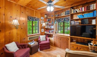 535 Forest Glen St, Ames, IA 50014