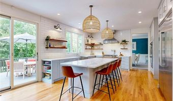 1 Northwest Psge, Barrington, RI 02806