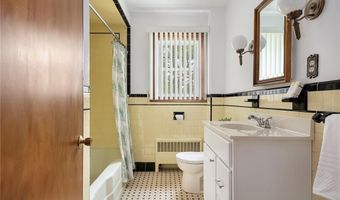 177 Midwood St, Cranston, RI 02910