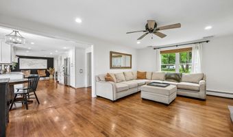 14 Cedrus Ct, Branford, CT 06405