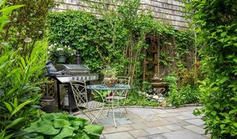 74 Third St, Newport, RI 02840