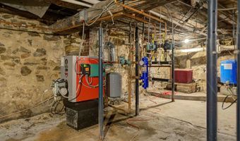 2165 STATE St, Alburtis, PA 18011