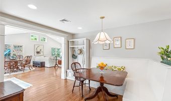 11 Harbour Rd, Barrington, RI 02806