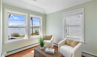15 Shore Dr, Barrington, RI 02806