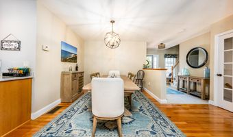 8 Hollyhock Knoll Ct 8, Bourne, MA 02532
