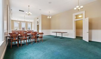 11 Benton Ave E, Albia, IA 52531