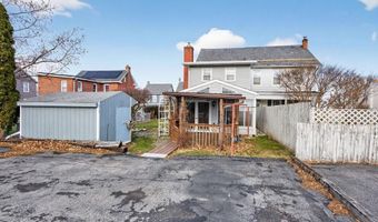 108 W 2ND St, Alburtis, PA 18011