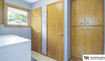 1828 William Dr, Beatrice, NE 68310
