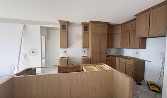 2220 Golfview Dr, Auburn, IN 46706
