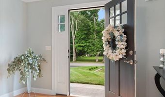 42 E Lantern Rd, Lincoln, RI 02865