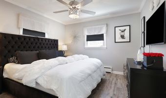 28 BIRCH St, Beachwood, NJ 08722