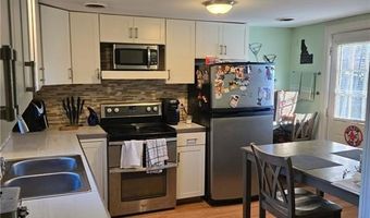 22 Idaho St, Coventry, RI 02816