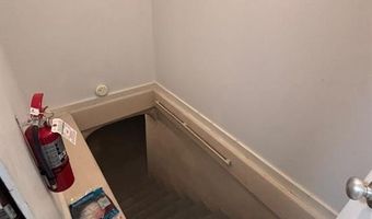 735 Park Dr, Alton, IL 62002