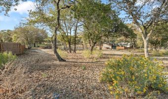 839 Shady Grv, Adkins, TX 78101