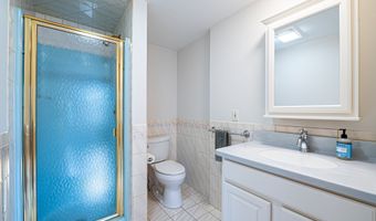 975 Wolf Hill Rd, Cheshire, CT 06410