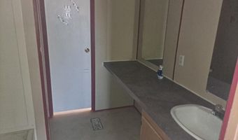 2209 Sandyridge Dr, Carlsbad, NM 88220
