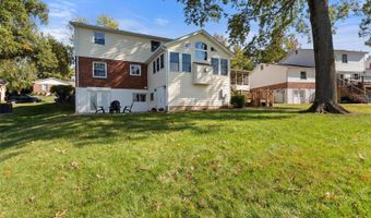 855 Green Lantern Ln, Ballwin, MO 63011