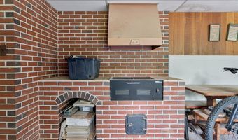 345 W Auburn Rd, Auburn, ME 04210
