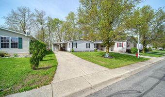 953 Savannah River Dr, Adrian, MI 49221