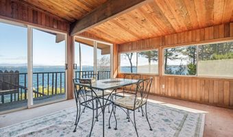 240 Black Point Rd, Alton, NH 03810