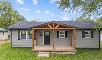 1105 Pearl St, Austin, IN 47102