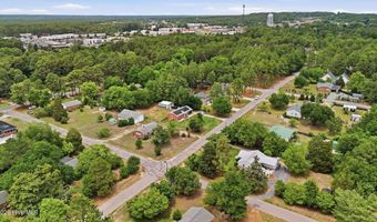 1302 Crest Dr, Aberdeen, NC 28315