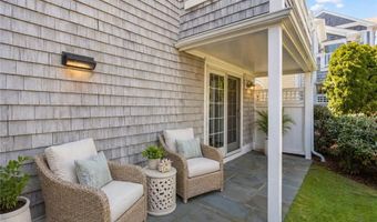 20 Narragansett Ave 306, Narragansett, RI 02882